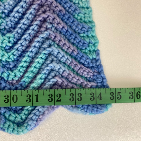 Mermaid Ripple Afghan Space Dyed Zig Zag Handmade Crochet Lap Blanket 35 x 41 - Picture 5 of 8